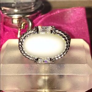 JUDITH RIPKA OVAL WHITE JADE➕BAGUETTE DMQ SS RING➖NWOT